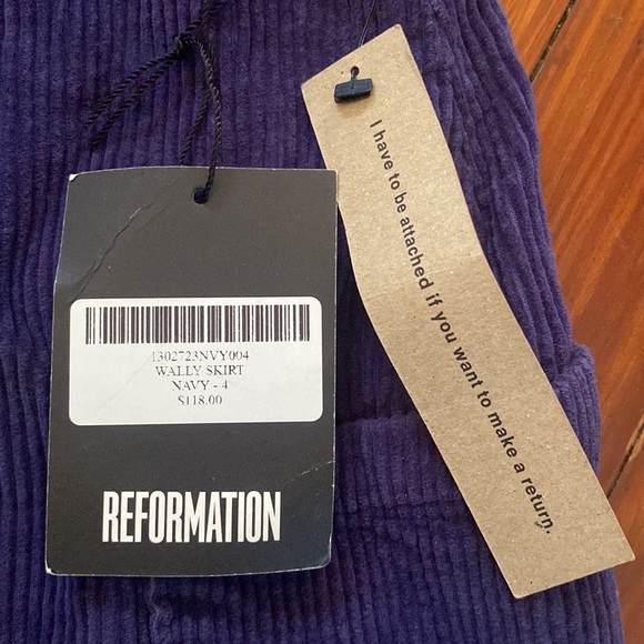 Reformation Wally skirt - navy corduroy mini skirt - Picture 4 of 8